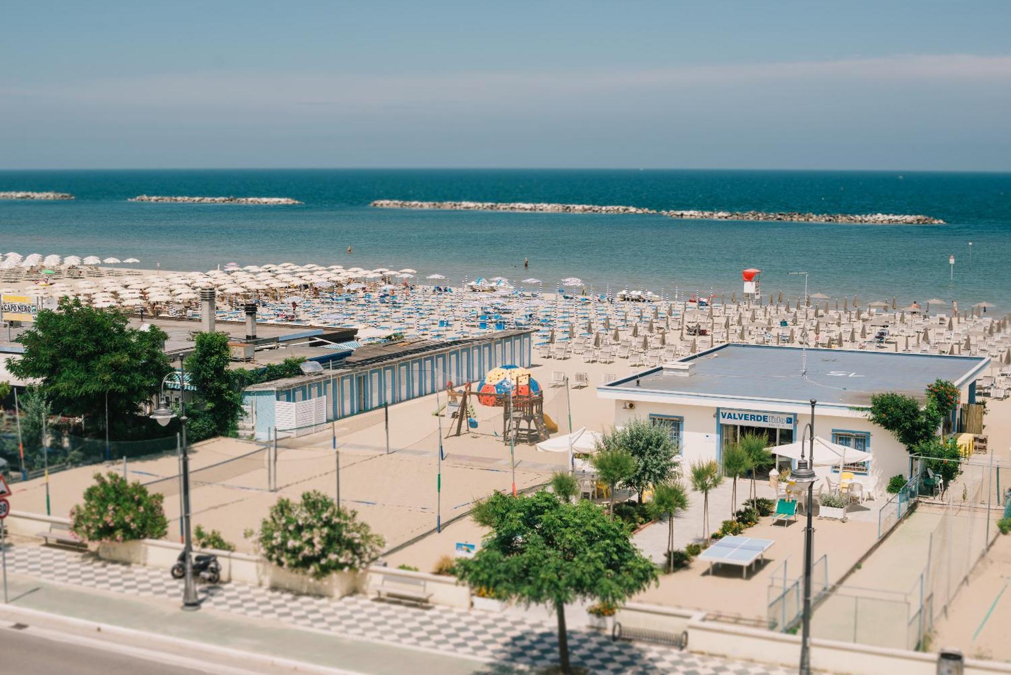 Hotel Valverde & Residenza Cesenatico Εξωτερικό φωτογραφία