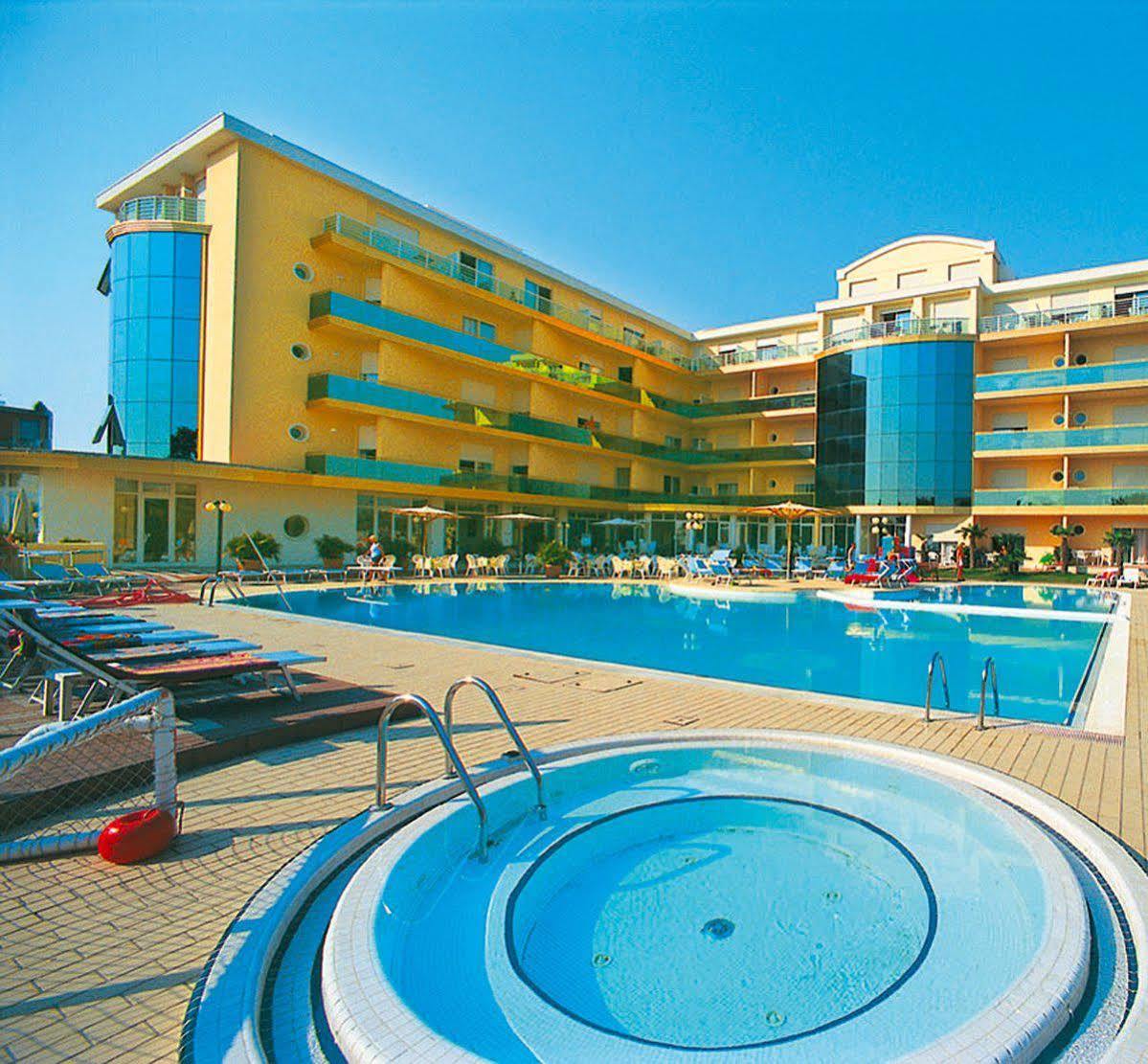 Hotel Valverde & Residenza Cesenatico Εξωτερικό φωτογραφία